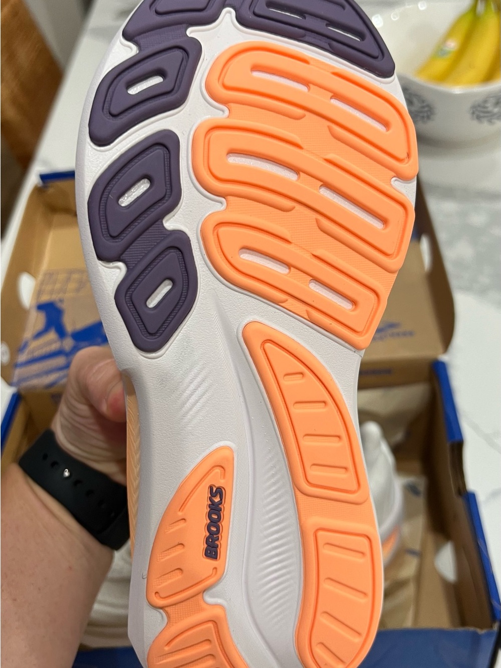 Brooks Revel 9 White Running Shoes with Peach/Purple Highlights - Womens size 8 - Picture 3 of 5